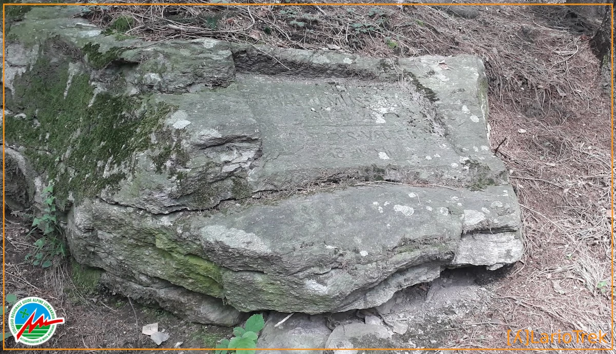 La dedica in granito